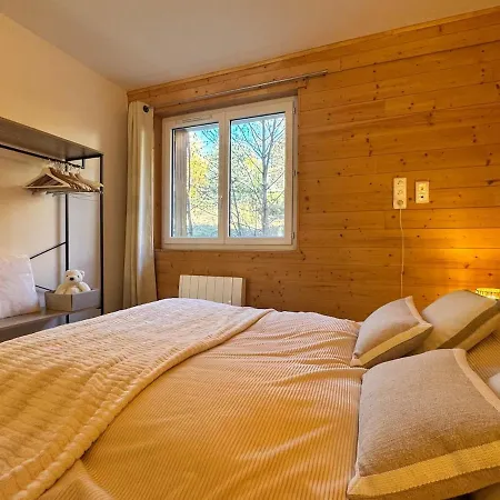 Ideal Location, Sunny, Cozy, Quiet * Λε Ντεζ Αλπ